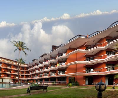 https://imgcld.yatra.com/ytimages/image/upload/t_hotel_yatra_city_desktop/v1437301896/Domestic Hotels/Hotels_Goa/The Baga Marina Beach Resort/Overview.jpg